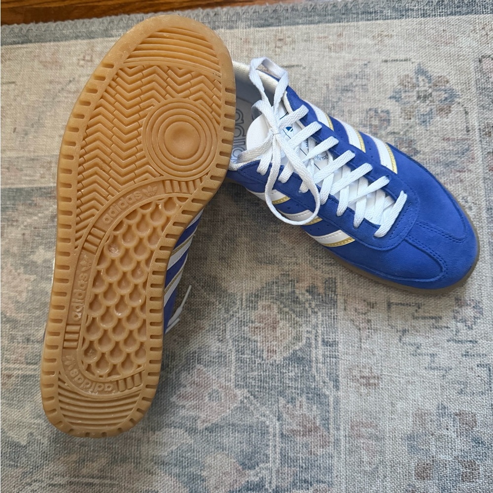 Adidas Hand2 sneakers. Mens 7.5, fits a women’s 9. - Picture 3 of 3